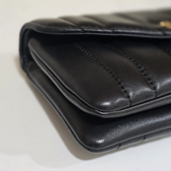 Tory Burch Black Quilted Crossbody Bag with Gold Chain - Picture 3 of 7